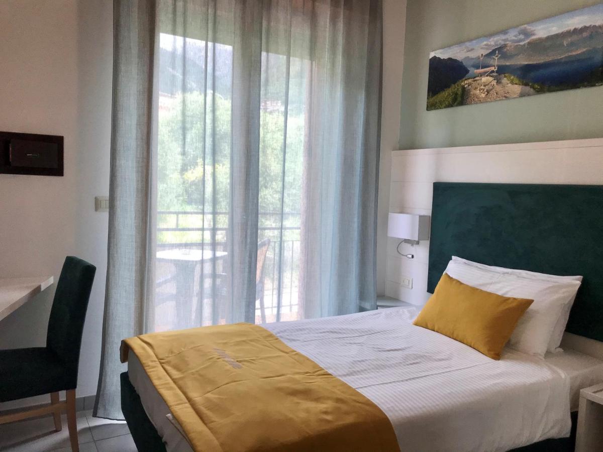Limone 3* Limone sul Garda